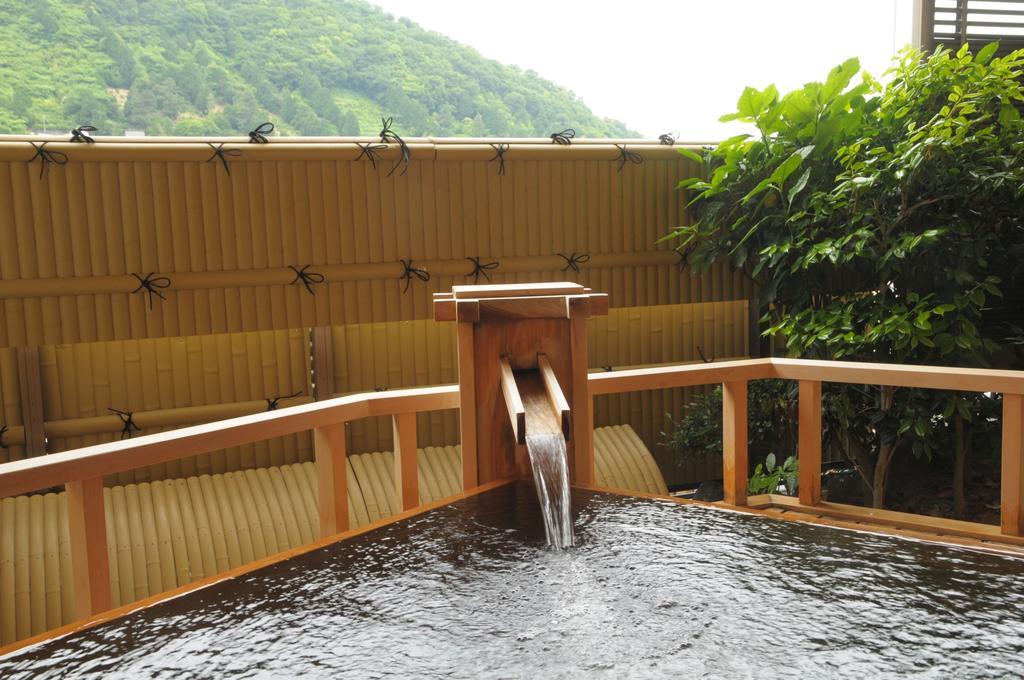 Yugawara Onsen Kawasegien Isuzu Hotel Atami  Exterior photo